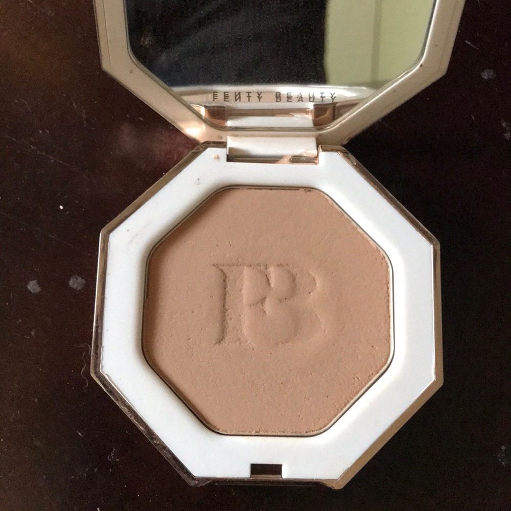 Fenty Powder - Picture 3 of 3